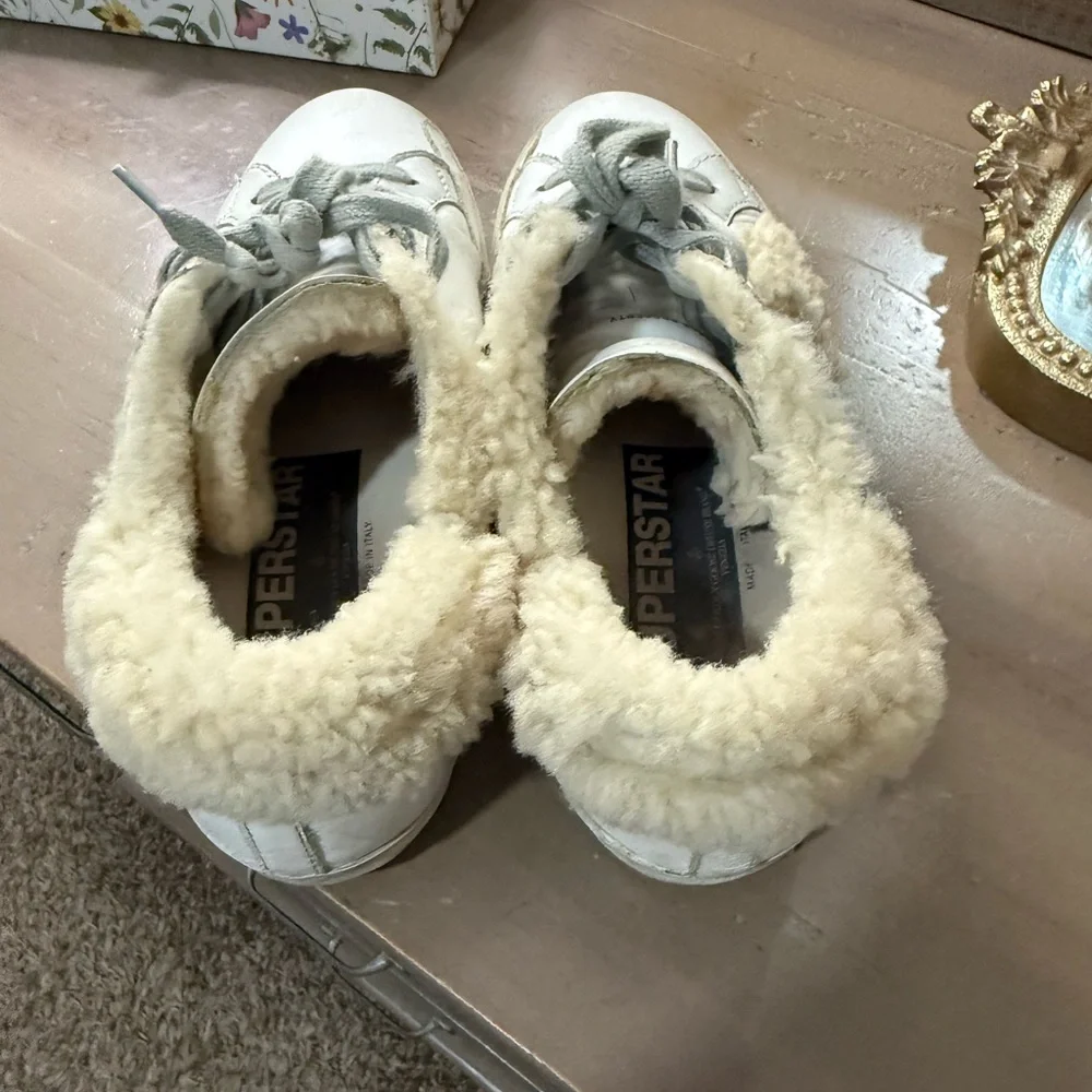 Authentic Golden goose shearling superstar sneaker! Size 8!